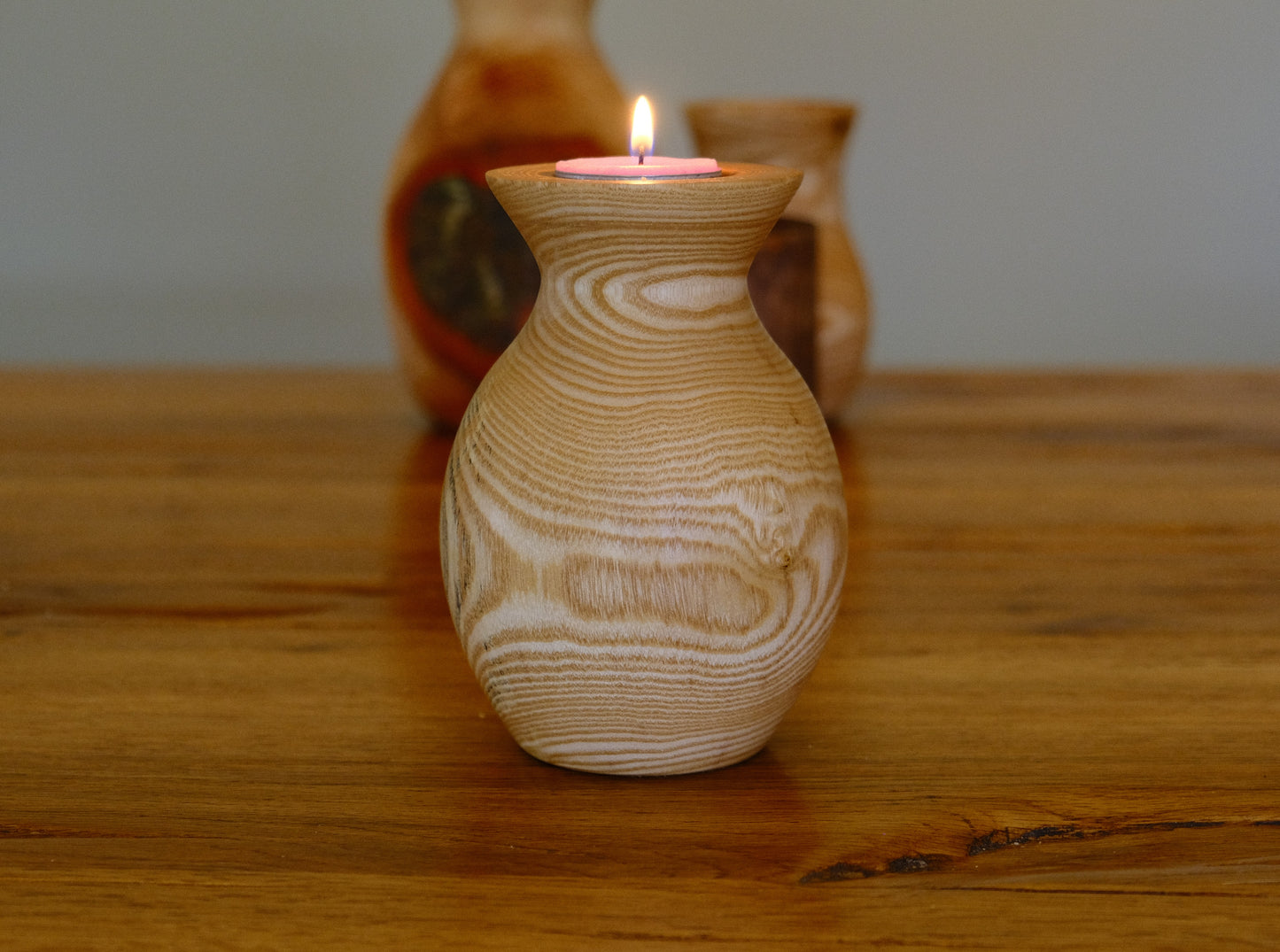 Sculpted Wooden Tealight Holder – 15 cm Vase Form