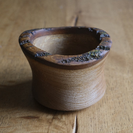 Wooden Reed Diffuser Cover with Natural Bark Edge